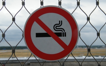 Lebukott egy nemzetközi illegális cigarettagyártó banda