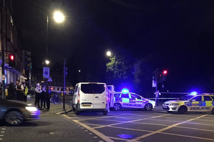 Egy ember meghalt, öten megsebesültek egy londoni késelésben