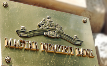 Devizahitelek - MNB: az aránytalan erőviszonyok 60-70 milliárdos banki többletbevételt jelentettek