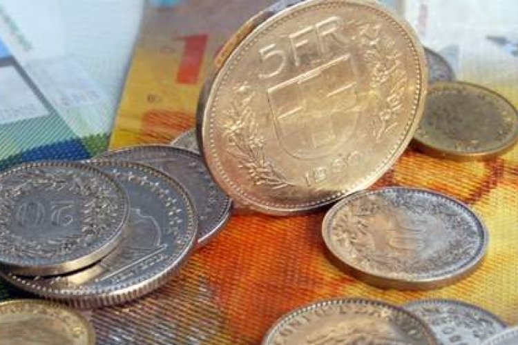 Devizapiac - Csak a frankkal szemben gyengül a forint