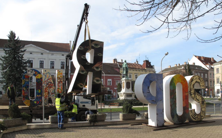 Visszakerült régi helyére a „SOPRON” felirat!