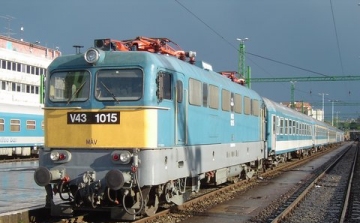 Árvíz - A miskolci vasútvonalon már jelentős késések vannak